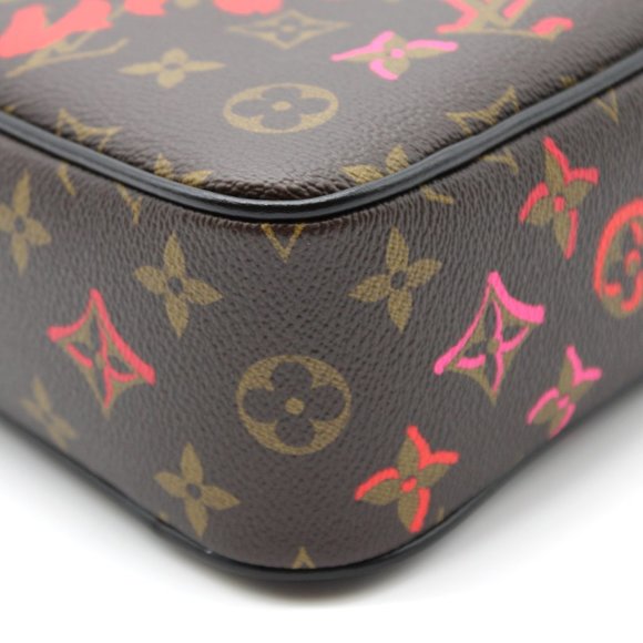 Louis Vuitton Limited Edition Monogram Fall in Love Sac Coeur - Picture 6 of 13